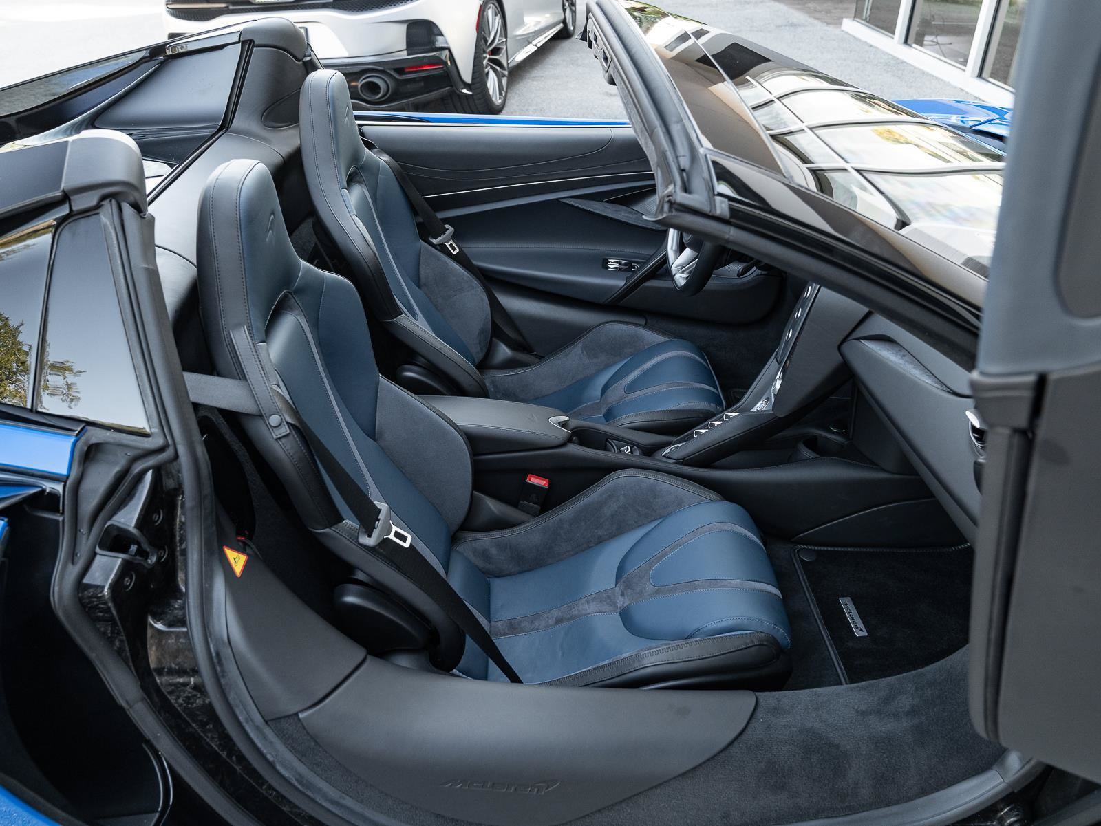 Used 2024 McLaren 750S Spider RWD image 26
