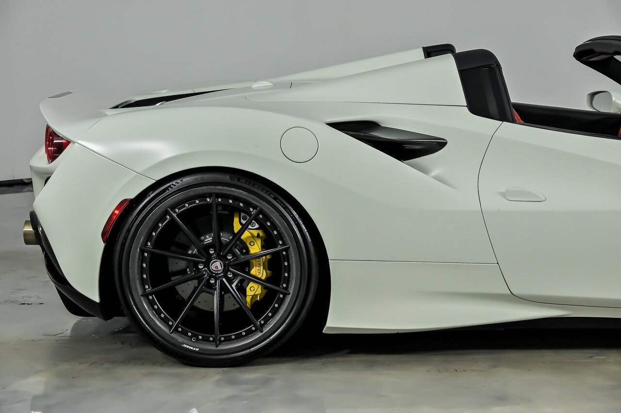 Used 2022 Ferrari F8 Tributo image 13
