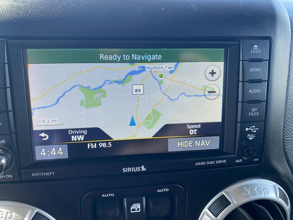 Used 2017 Jeep Wrangler Unlimited Sahara w/ Connectivity Group AWD/4WD image 22