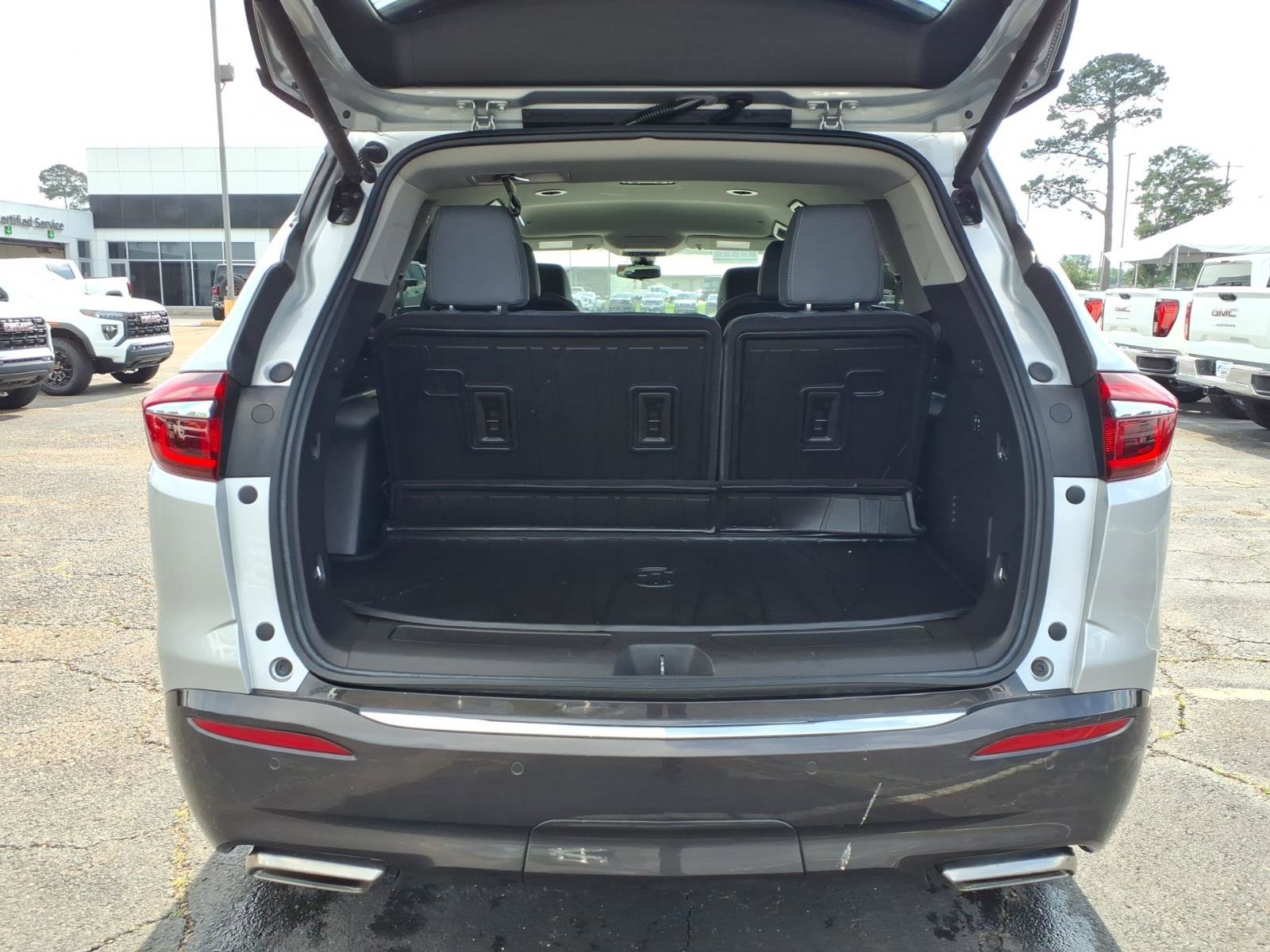 Used 2021 Buick Enclave Premium w/ Surround and Sites Package FWD image 6