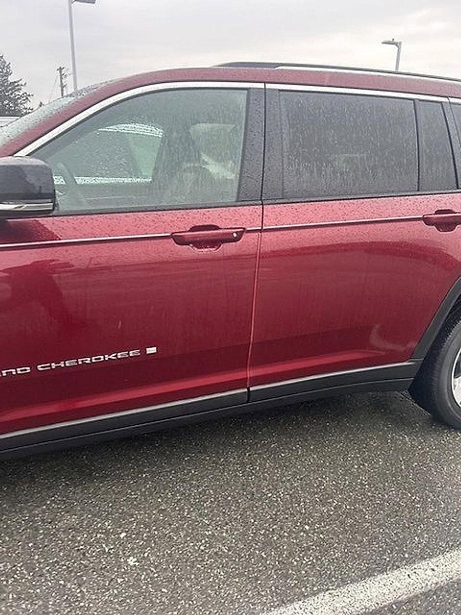 Used 2021 Jeep Grand Cherokee L Limited AWD/4WD image 7