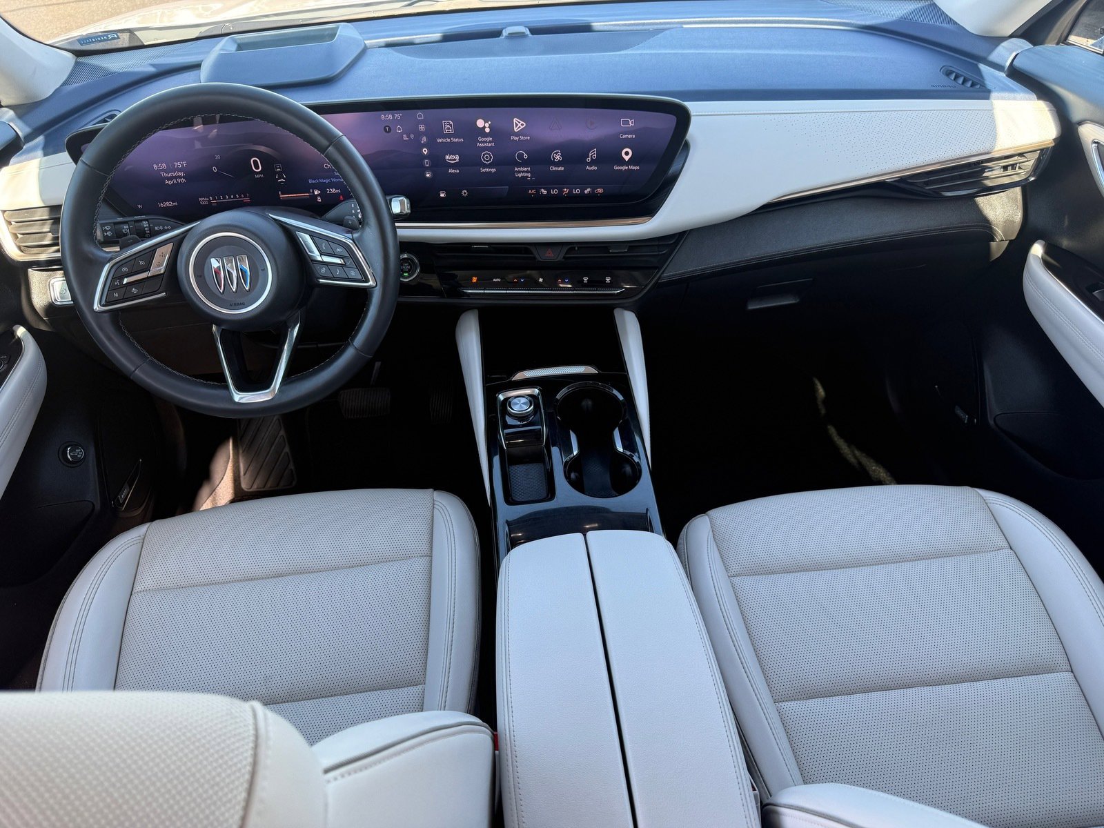 Used 2024 Buick Envision Avenir image 25