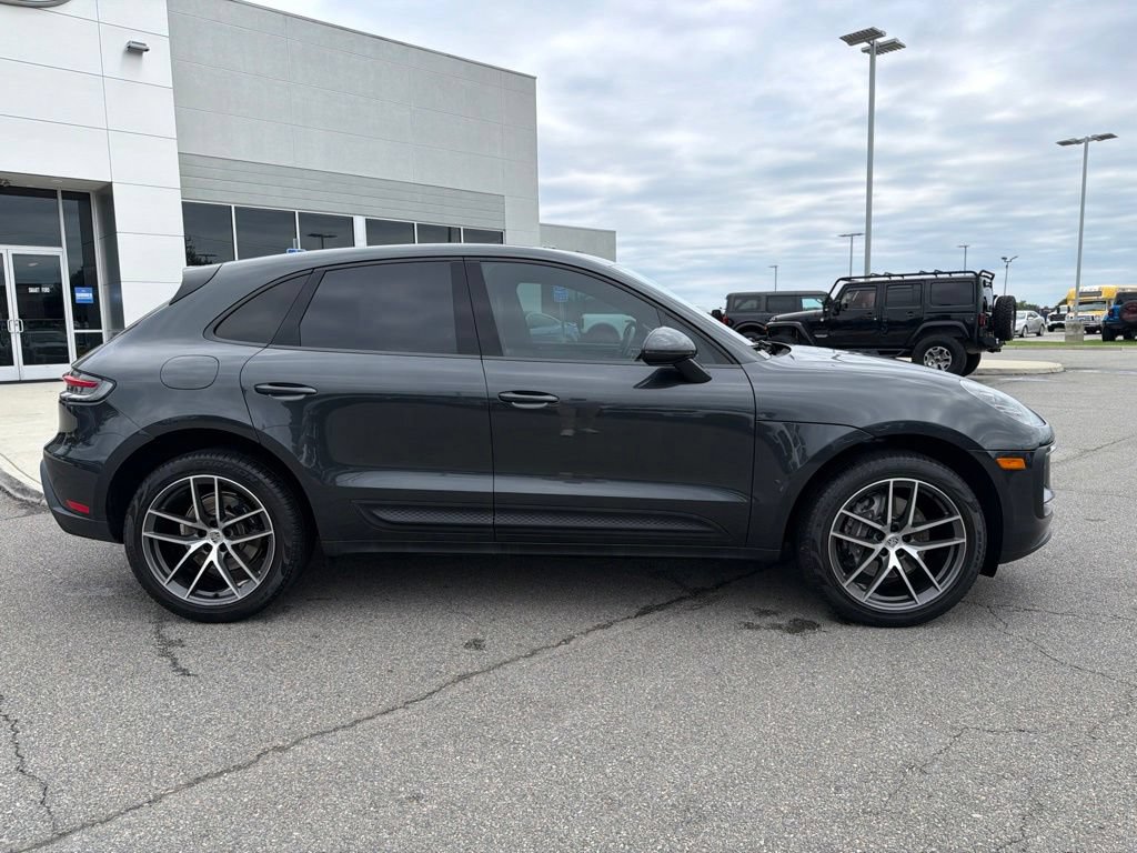 Used 2023 Porsche Macan Turbo AWD/4WD image 2