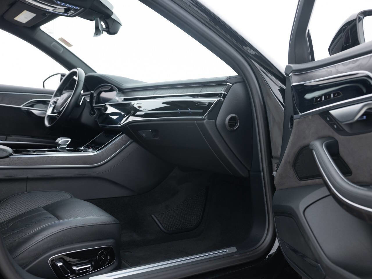 Used 2020 Audi A8 L 4.0T w/ Executive Package image 30