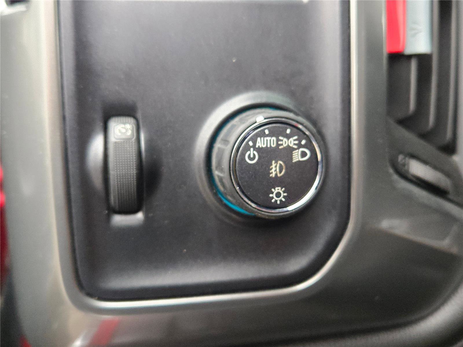 Used 2018 Chevrolet Silverado 1500 LTZ w/ Sport Package image 26