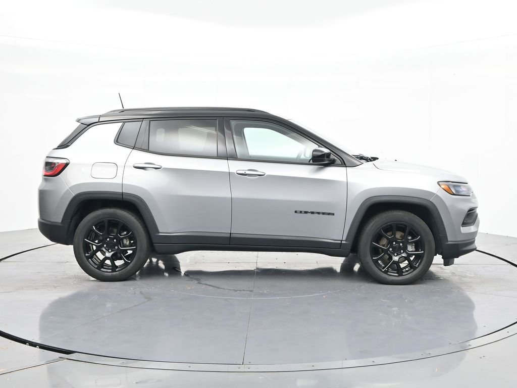 Used 2022 Jeep Compass Altitude image 4