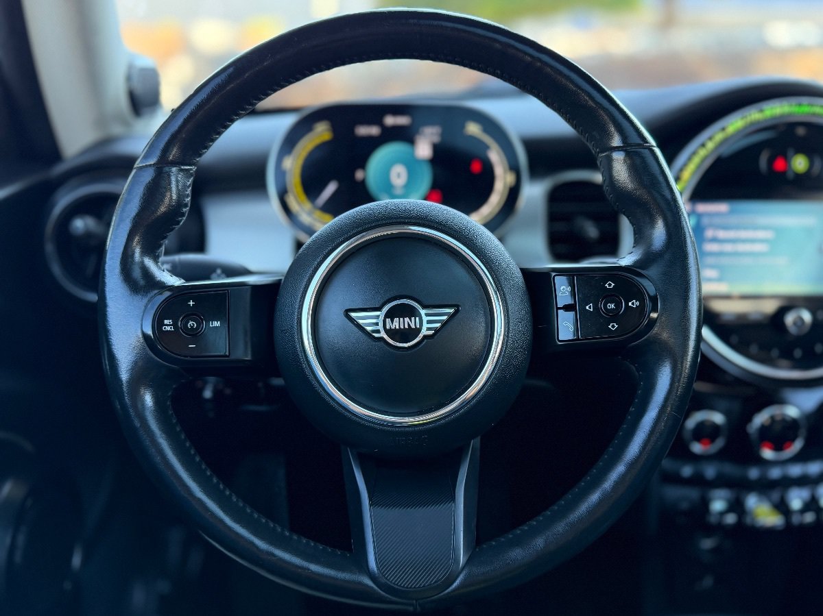 Used 2024 MINI Cooper SE FWD image 18