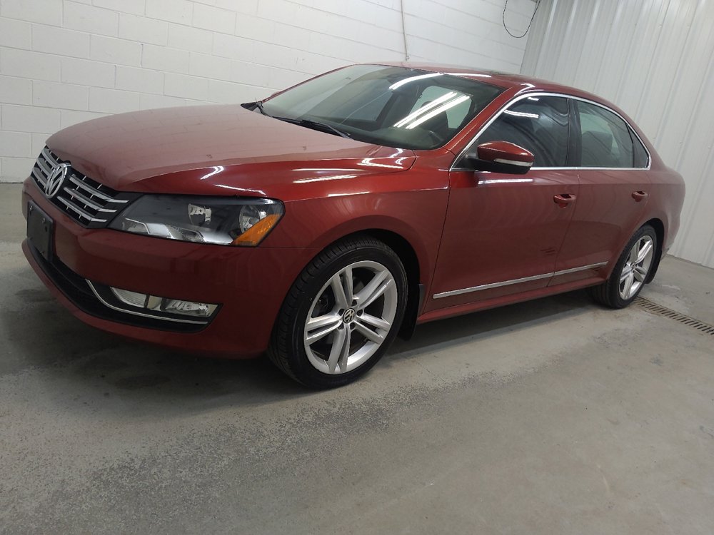 Used 2015 Volkswagen Passat 1.8T SEL Premium image 2