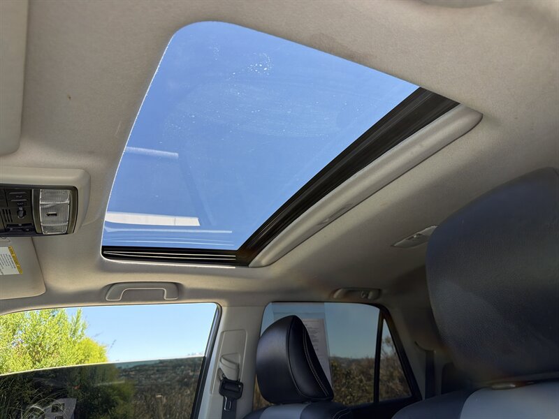 Used 2016 Toyota 4Runner SR5 Premium RWD image 21