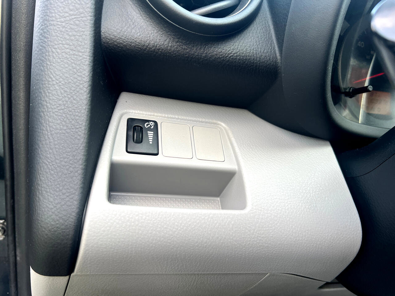 Used 2009 Toyota RAV4 4WD image 24