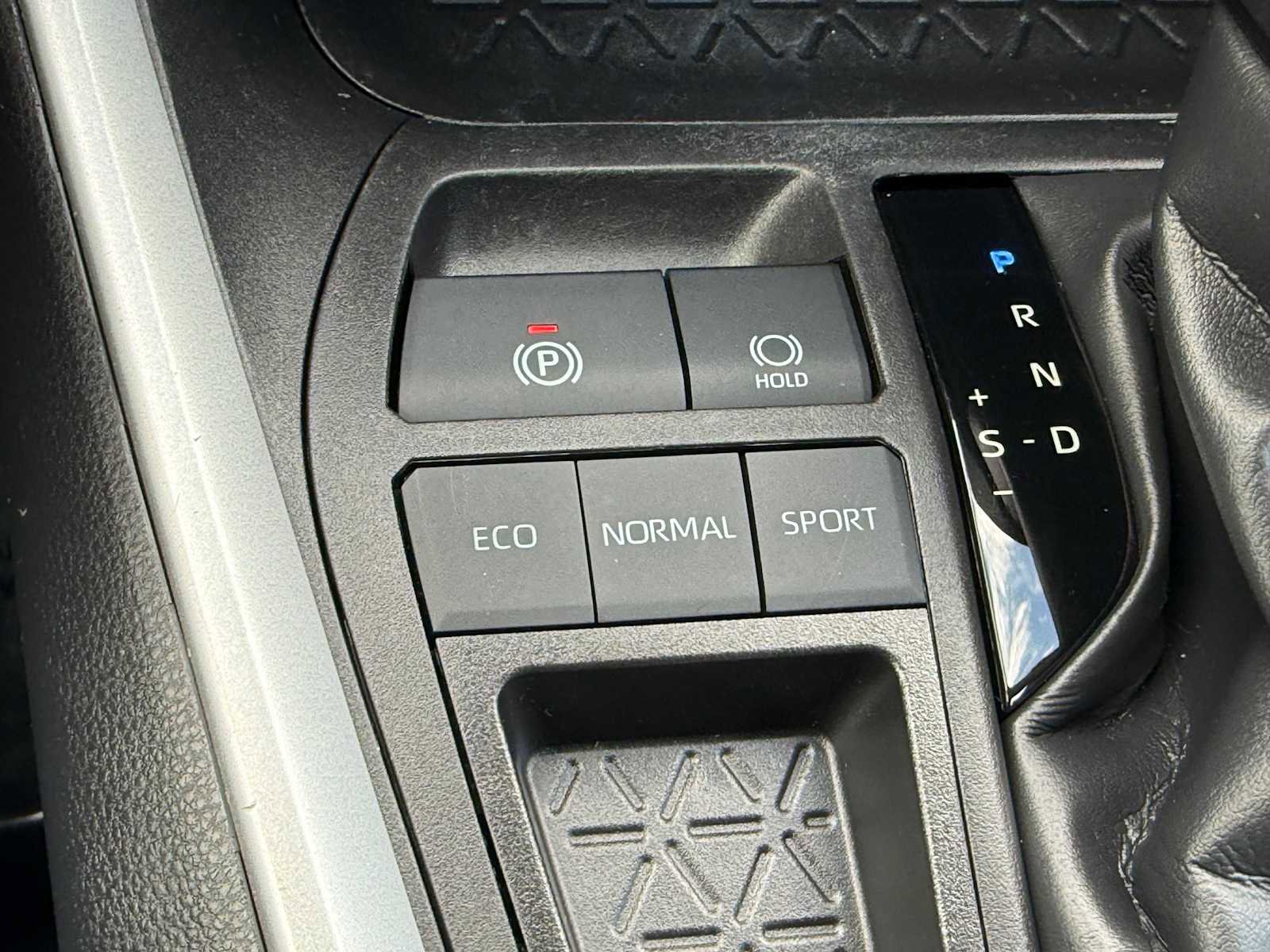 Certified 2023 Toyota RAV4 LE FWD image 26