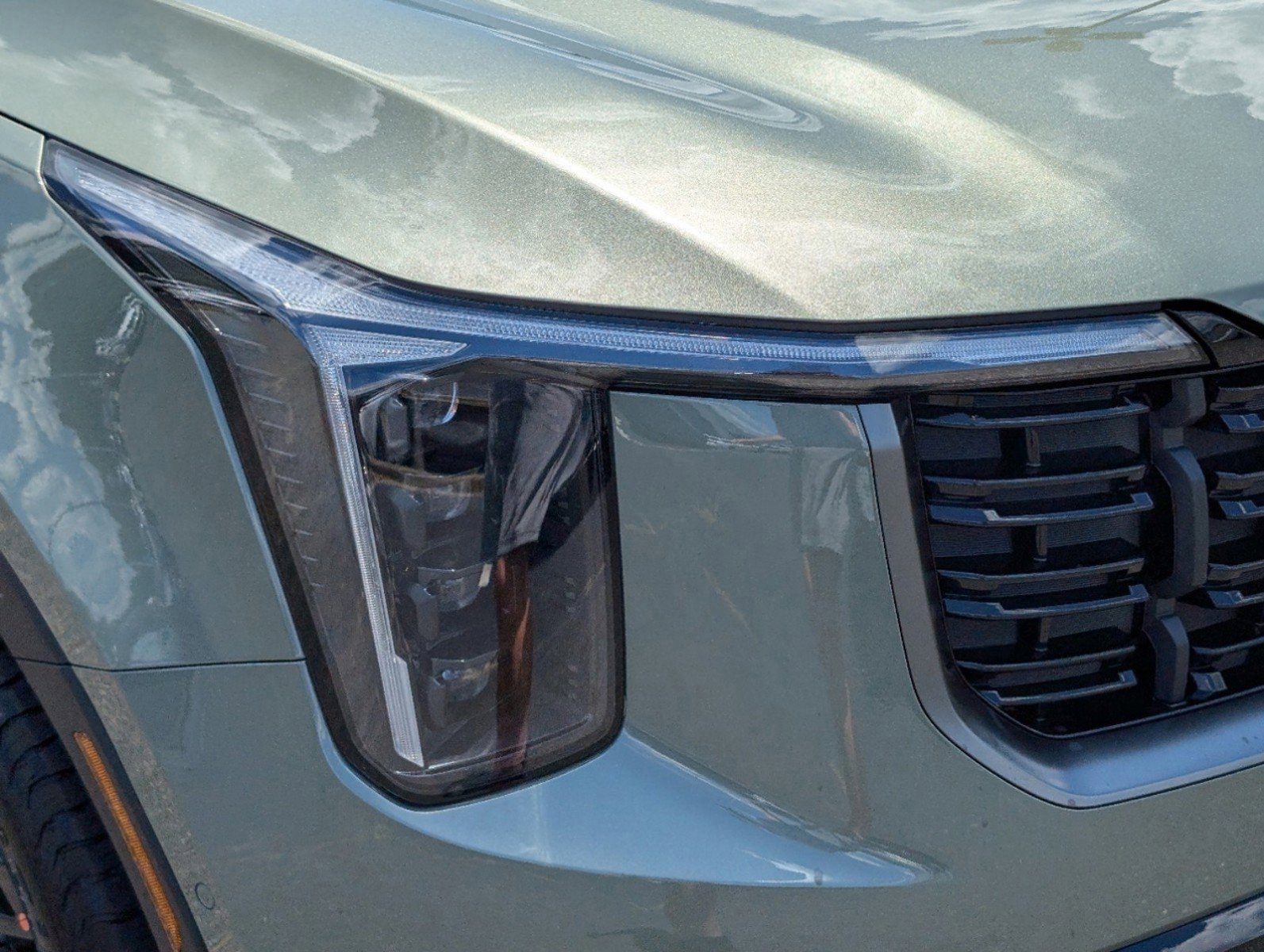 Used 2024 Kia Sorento SX Prestige w/ Olive Brown Leather Package image 9