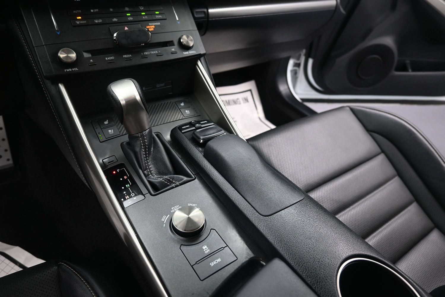 Used 2016 Lexus IS 200t RWD image 34
