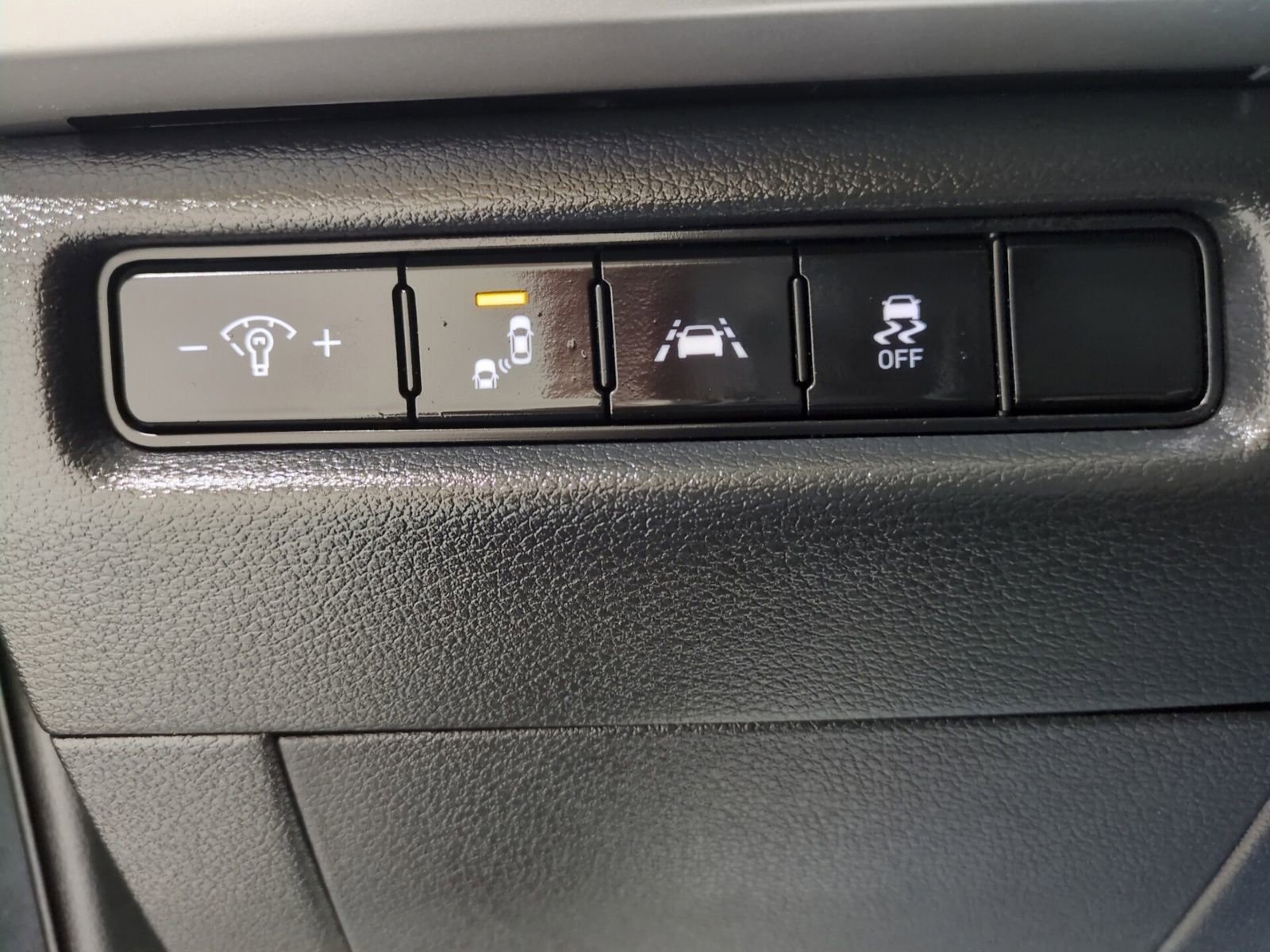 Used 2021 Kia Telluride LX AWD/4WD image 18