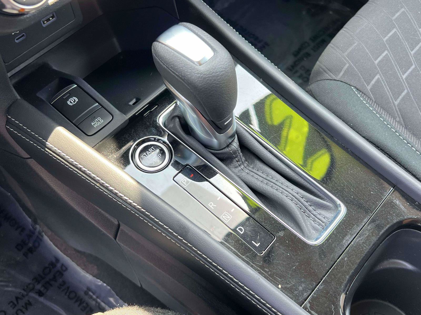 Used 2024 Nissan Kicks SV FWD image 10