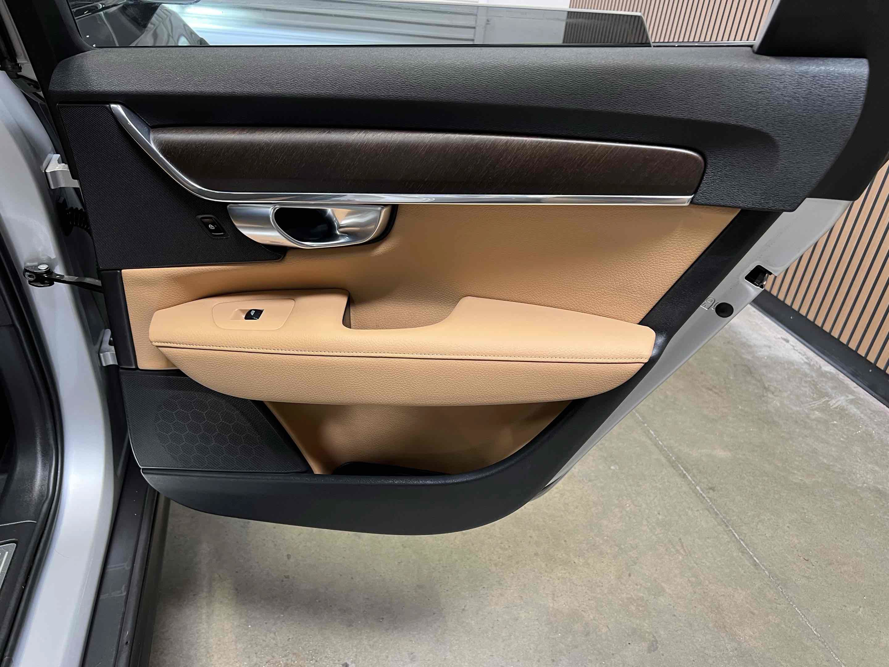 Used 2020 Volvo V90 T6 Cross Country AWD/4WD image 66