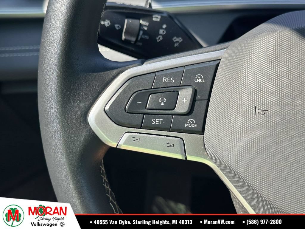Certified 2025 Volkswagen Tiguan SE w/ Panoramic Sunroof Package AWD/4WD image 24