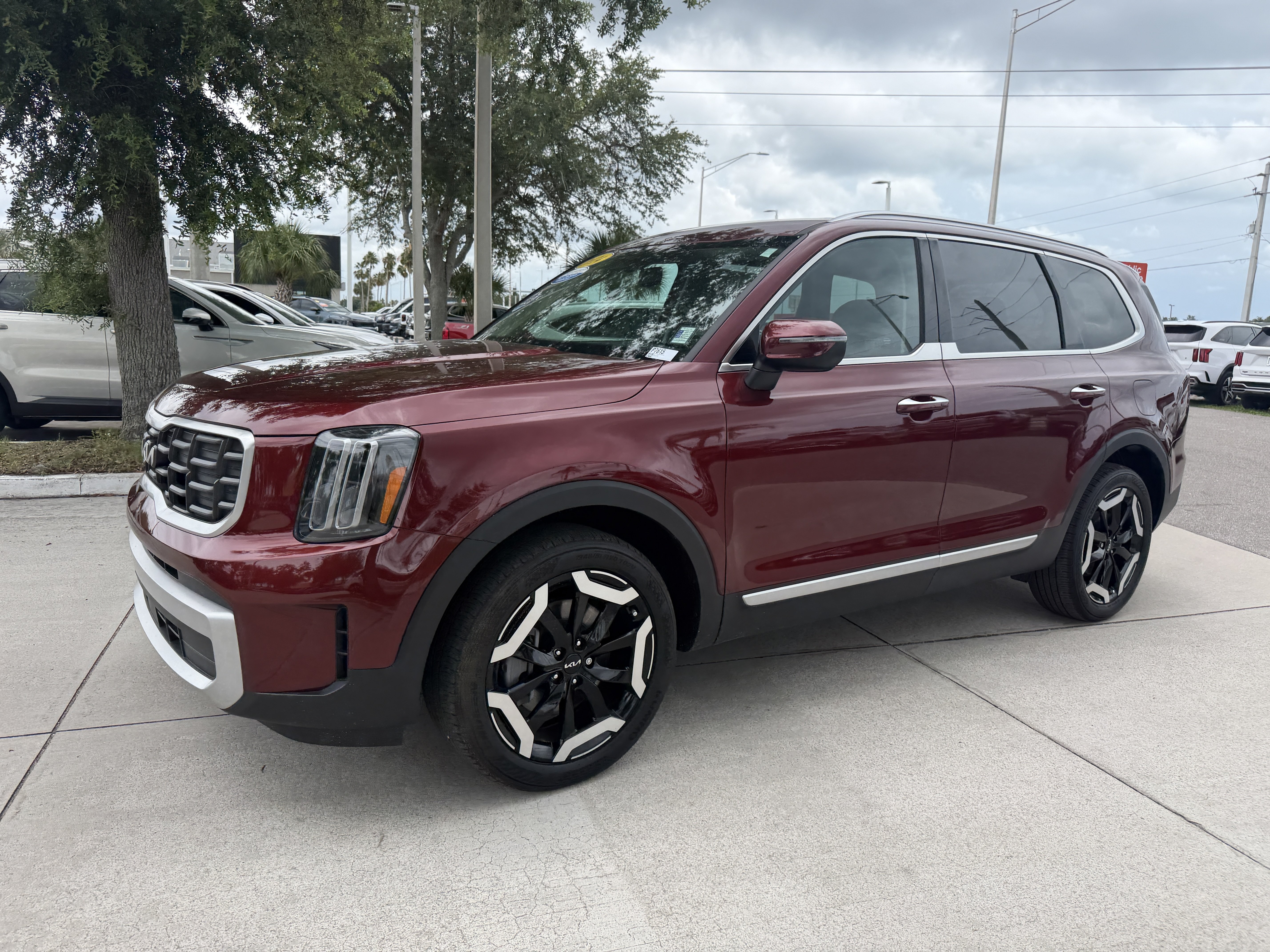 Certified 2024 Kia Telluride S FWD image 8