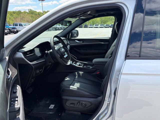 New 2026 Jeep Grand Cherokee Limited AWD/4WD image 16