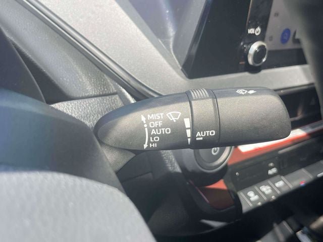 Used 2025 Toyota Prius Plug-In Hybrid FWD image 25