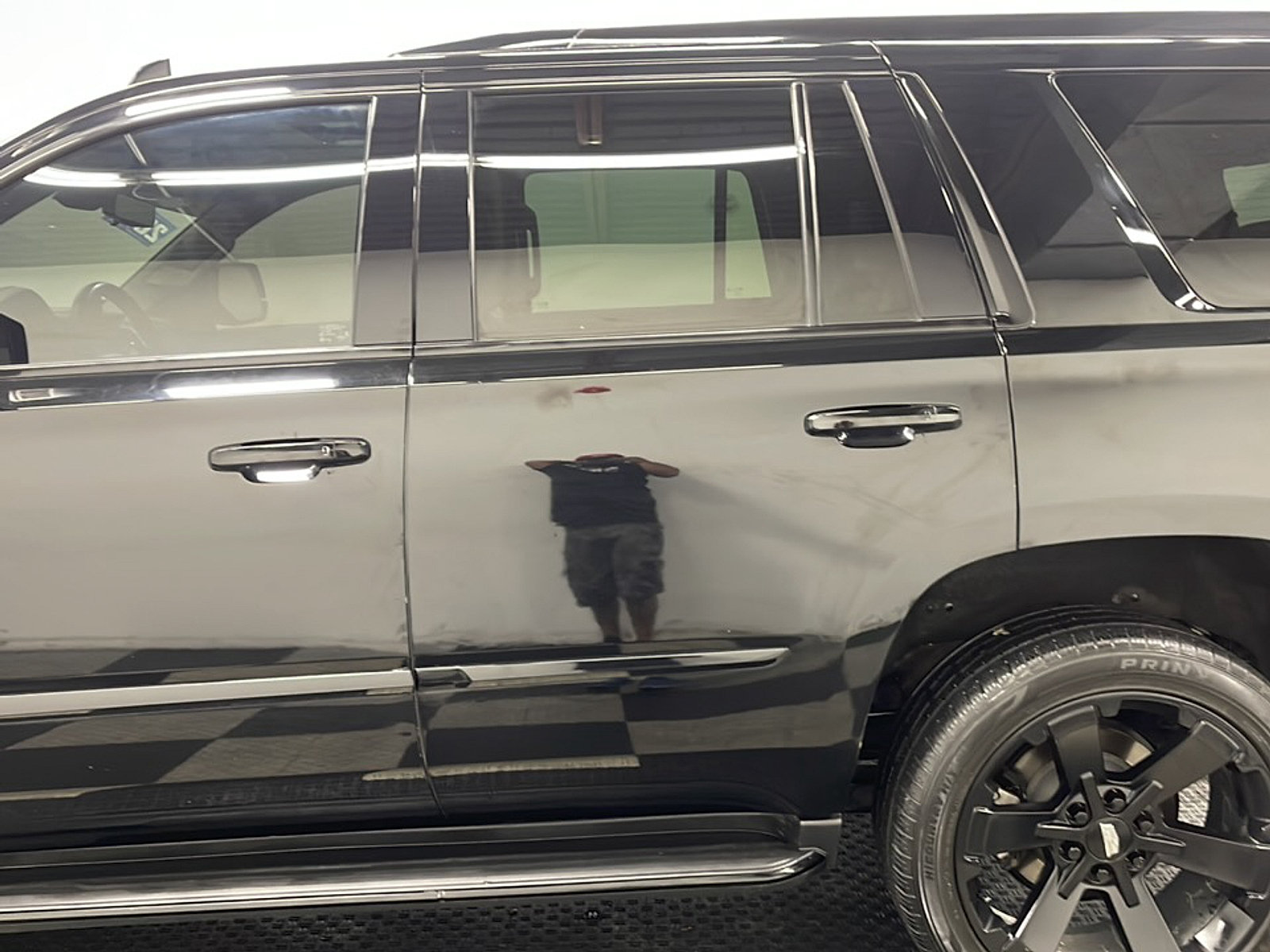 Used 2020 Cadillac Escalade Luxury w/ Escalade Sport Edition AWD/4WD image 14