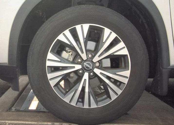 Used 2023 Nissan Rogue SV FWD image 9