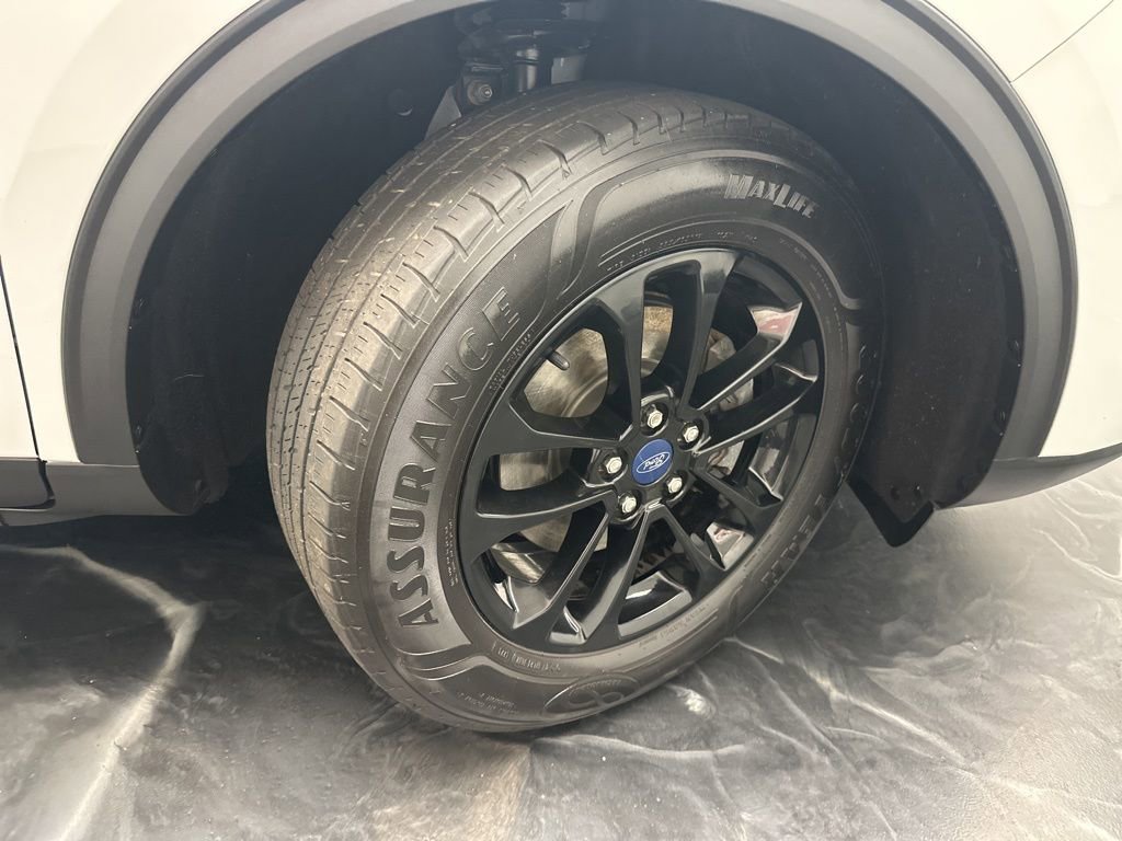 Used 2020 Ford Escape SE Sport image 31