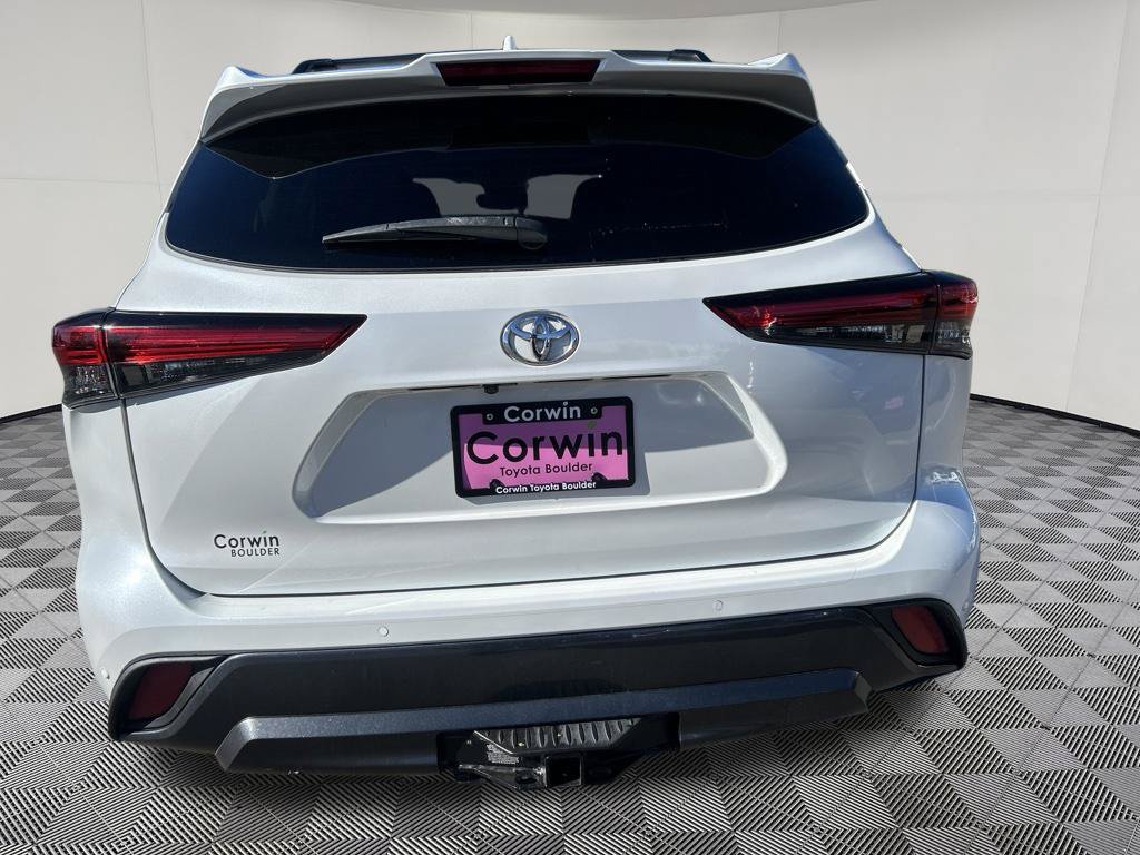 Used 2023 Toyota Highlander Limited AWD/4WD image 6