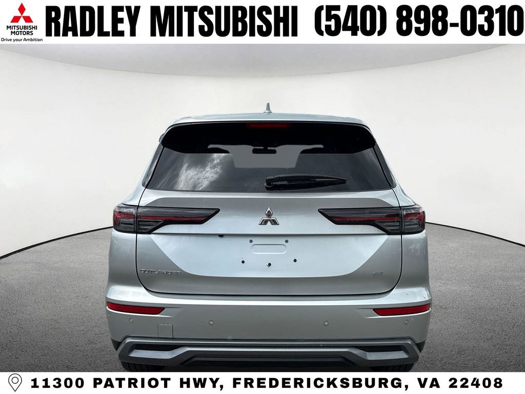 New 2026 Mitsubishi Outlander SE image 19