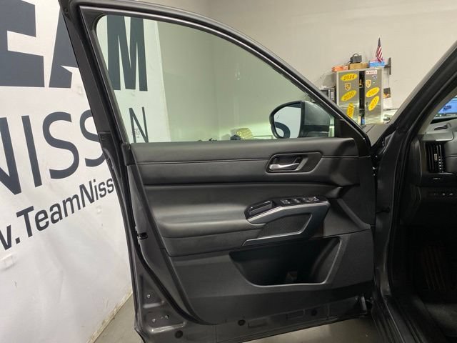 Certified 2025 Nissan Pathfinder SL AWD/4WD image 9