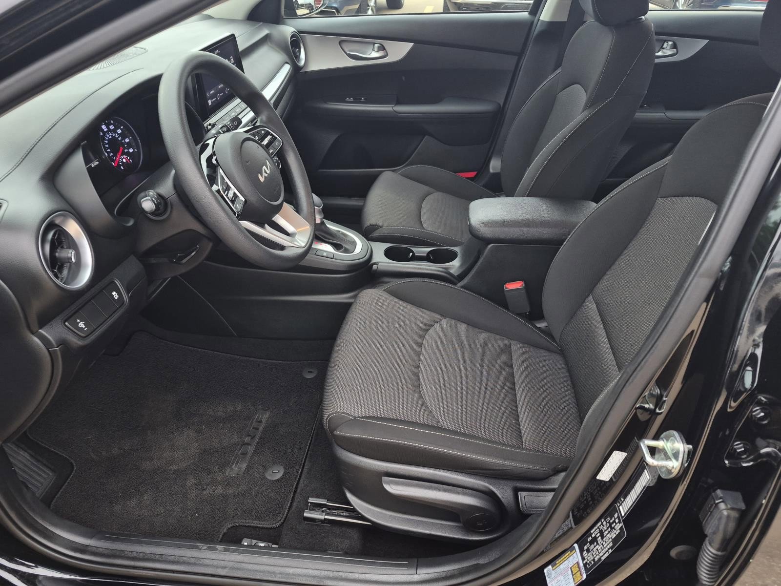 Used 2023 Kia Forte LXS FWD image 9