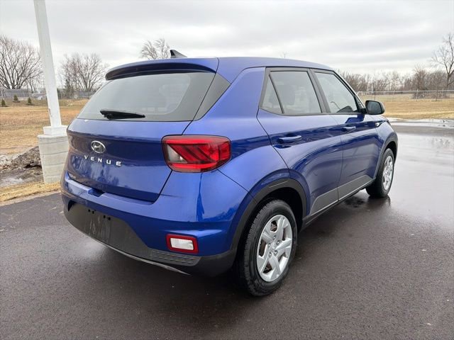 Used 2020 Hyundai Venue SE image 6