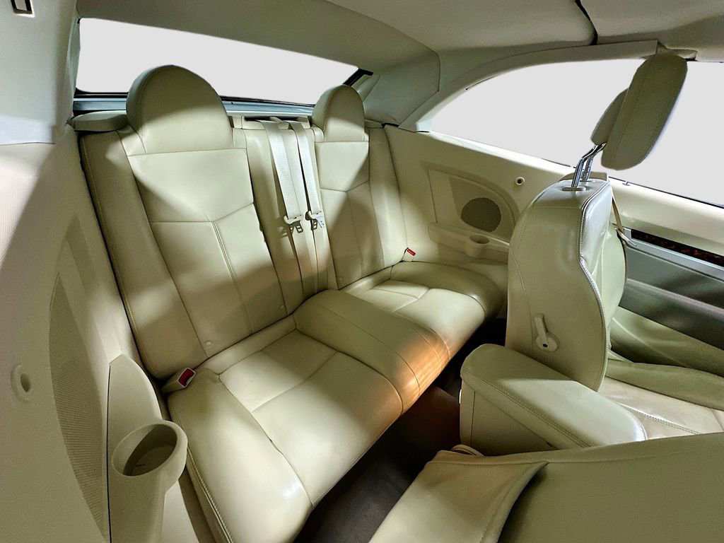 Used 2010 Chrysler Sebring Limited image 25