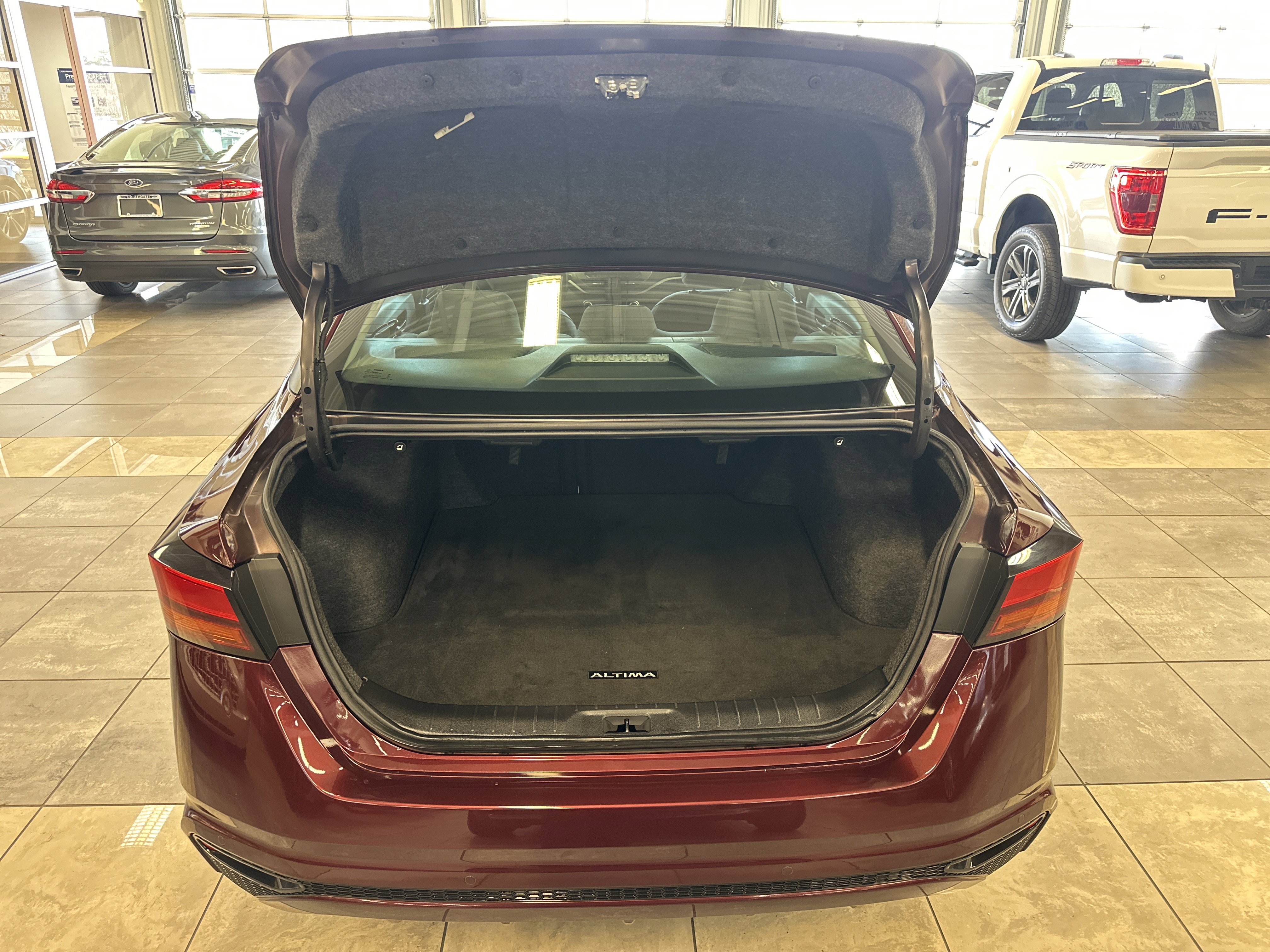 Used 2024 Nissan Altima 2.5 SV image 26