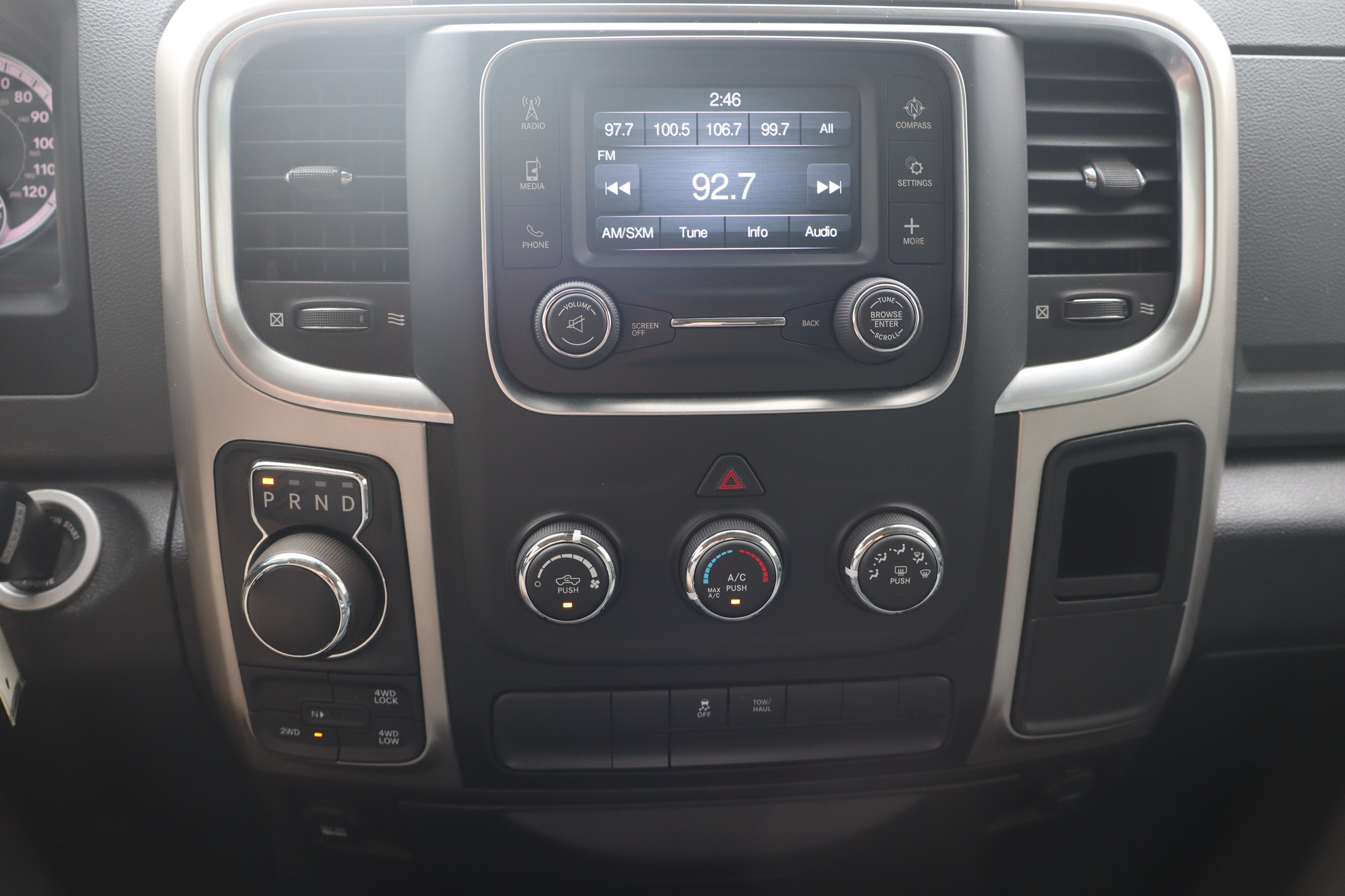 Used 2020 RAM 1500 Classic SLT AWD/4WD image 18