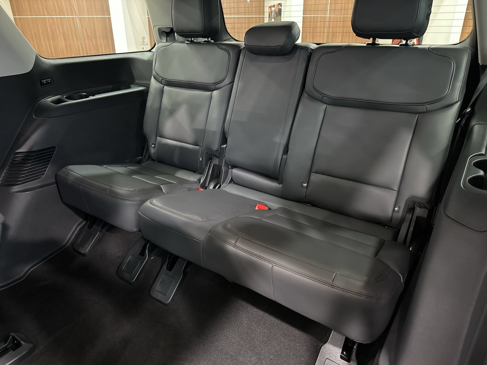New 2025 Ford Expedition Active RWD image 27