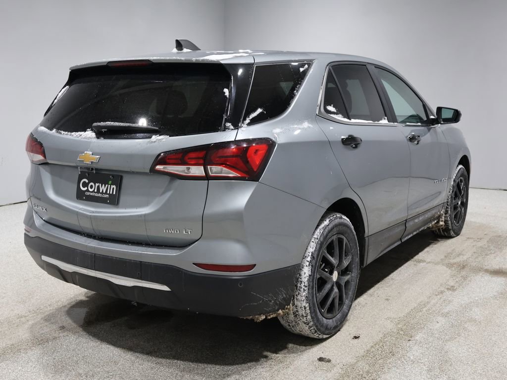 Used 2024 Chevrolet Equinox LT image 2