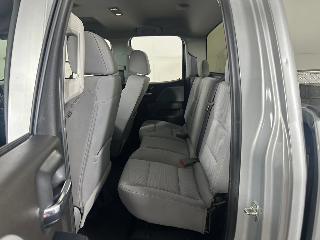 Used 2017 Chevrolet Silverado 1500 W/T AWD/4WD image 18