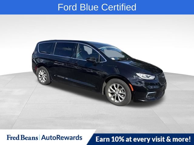 Used 2026 Chrysler Pacifica Limited FWD image 1