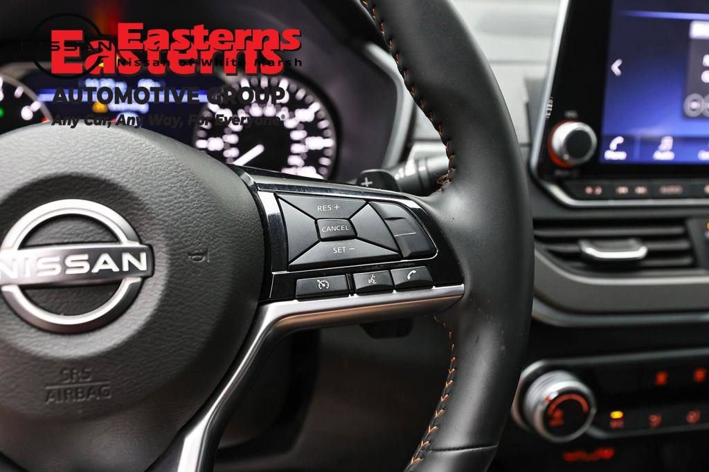 Used 2025 Nissan Altima 2.5 SR AWD/4WD image 17