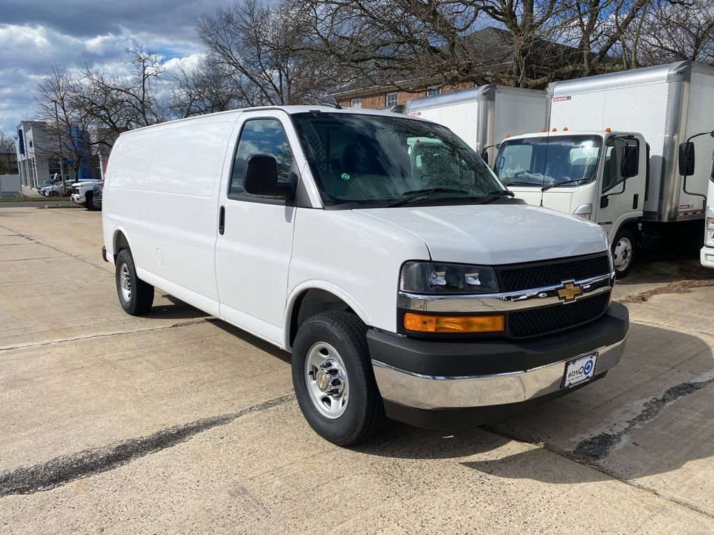 New 2026 Chevrolet Express 2500 Extended w/ Driver Convenience Package