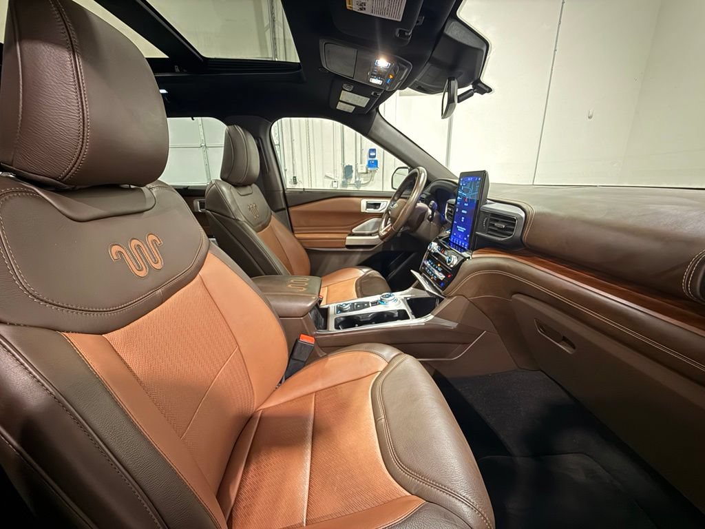 Used 2023 Ford Explorer King Ranch w/ Technology Package AWD/4WD image 33