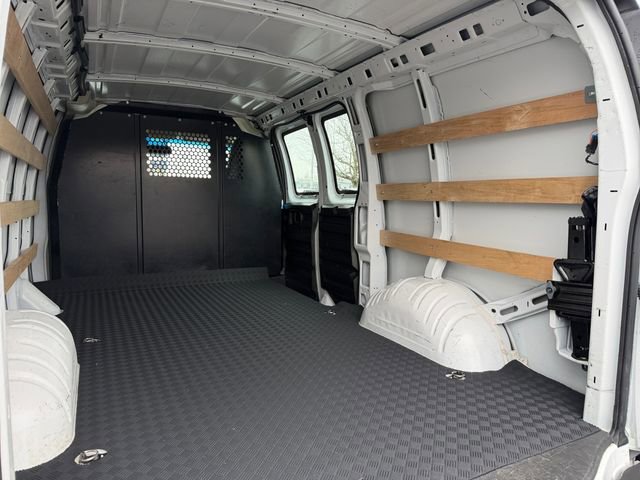 Used 2024 Chevrolet Express 2500 w/ Driver Convenience Package image 25