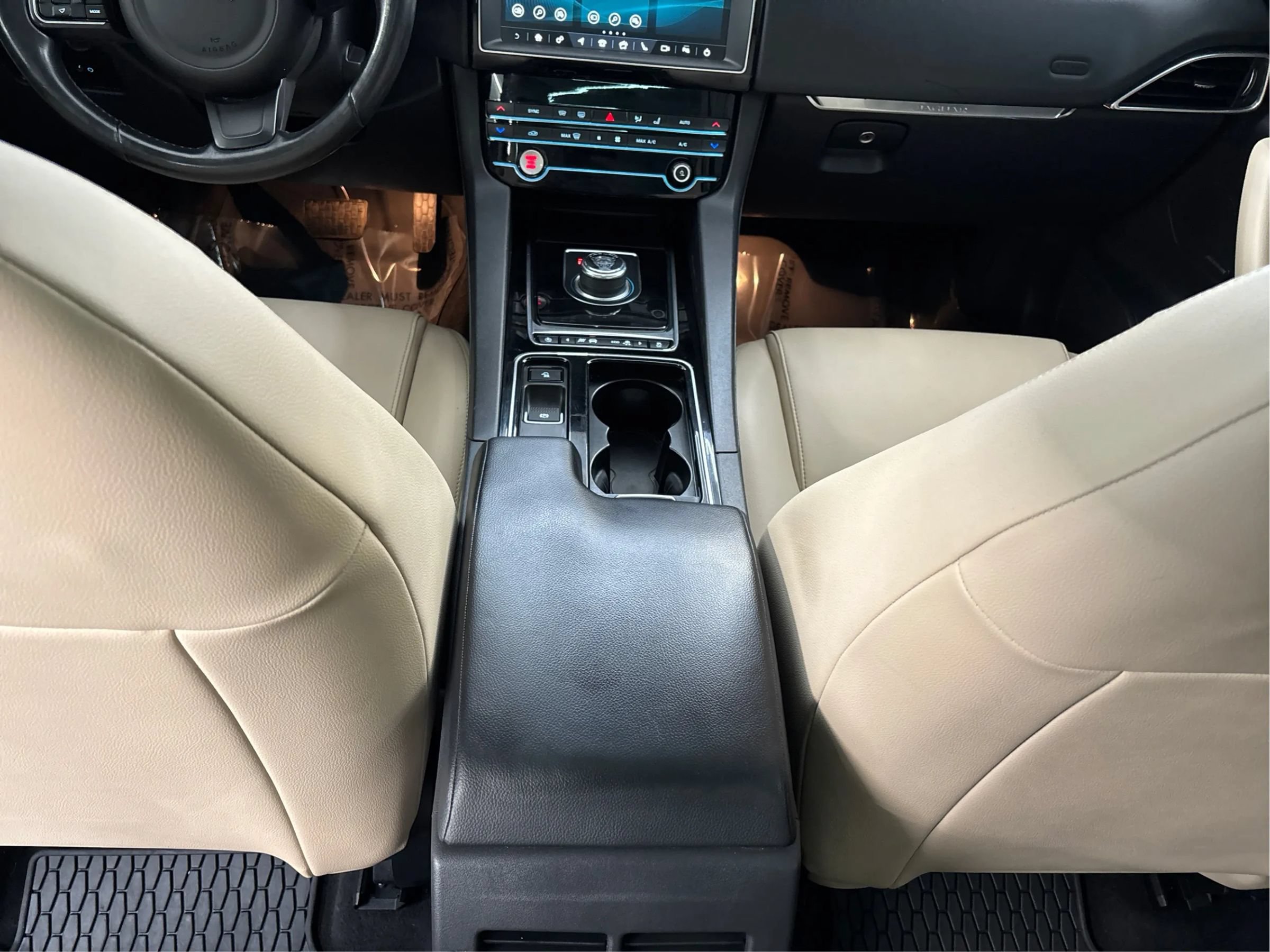 Used 2020 Jaguar F-PACE Premium AWD/4WD image 22