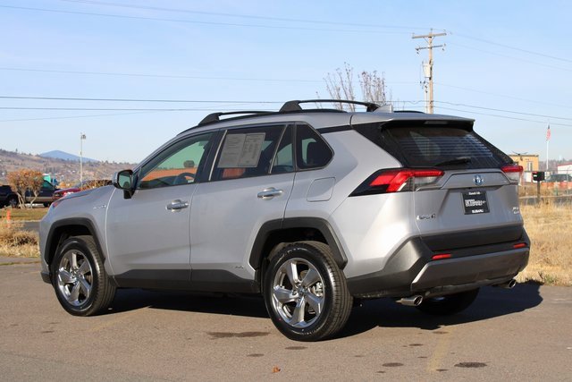 Used 2020 Toyota RAV4 Limited image 4