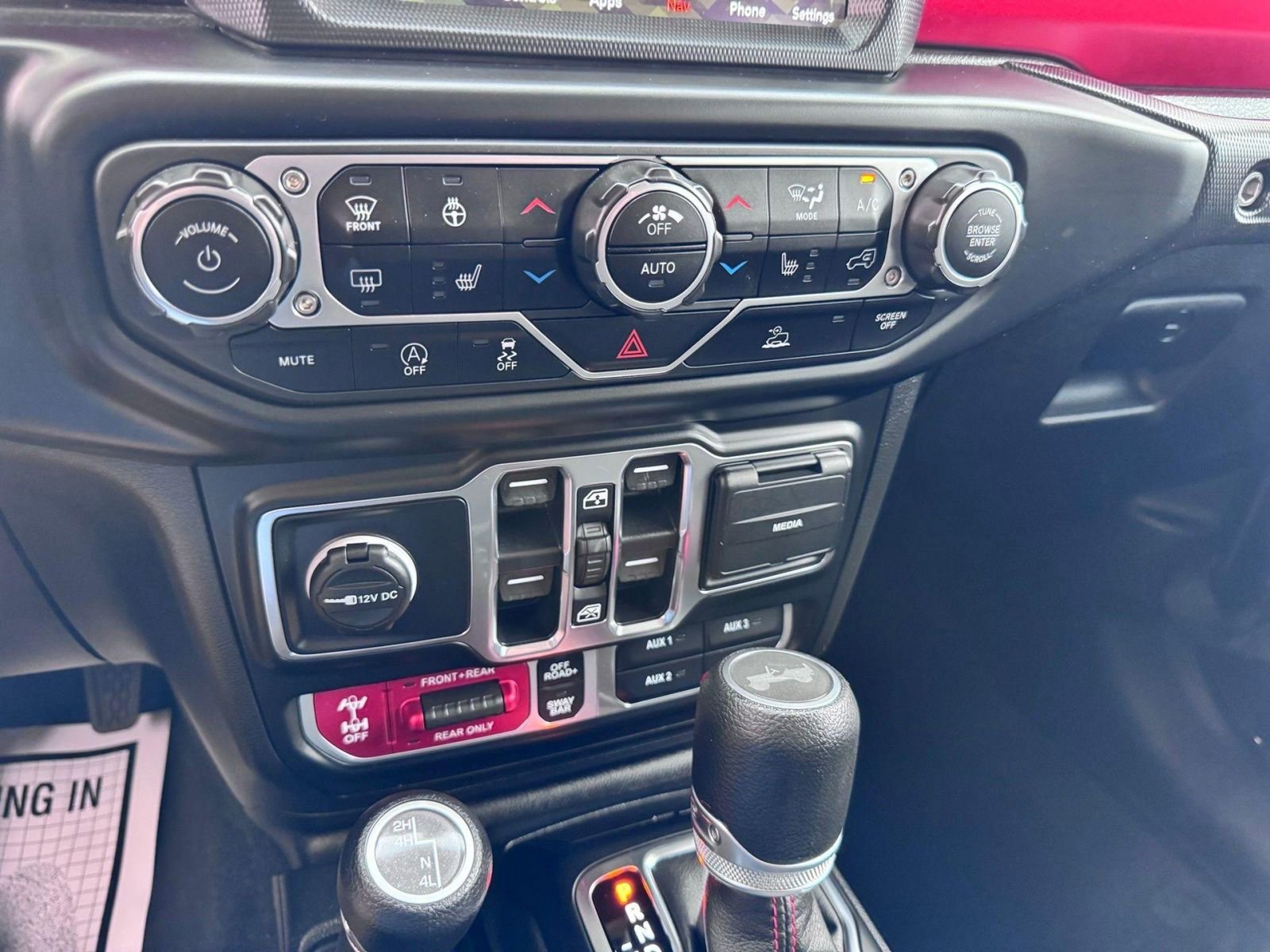 Used 2023 Jeep Wrangler Unlimited Rubicon w/ Dual Top Group AWD/4WD image 22