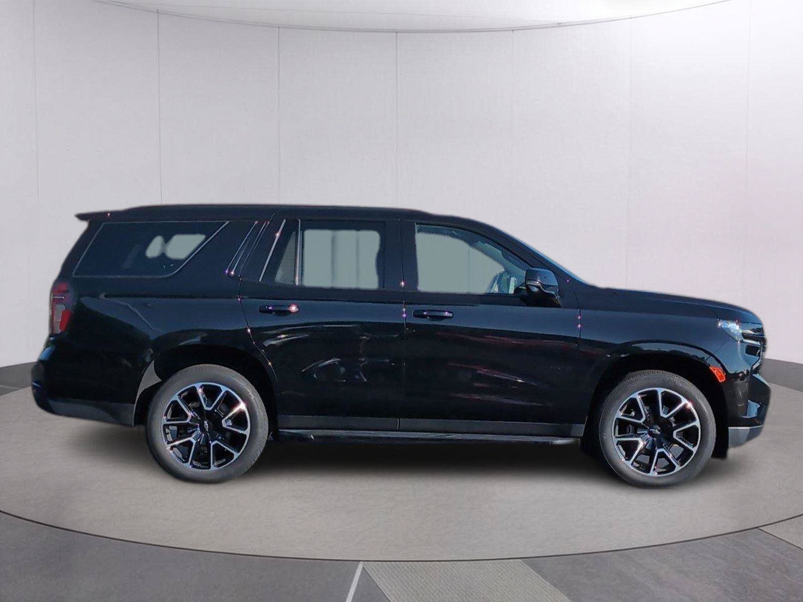 Used 2024 Chevrolet Tahoe RST w/ Luxury Package AWD/4WD image 7