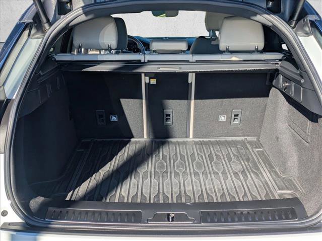 Used 2020 Land Rover Range Rover Velar R-Dynamic S image 6