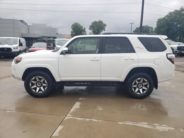 Used 2024 Toyota 4Runner TRD Off-Road Premium w/ Moonroof Package AWD/4WD image 8