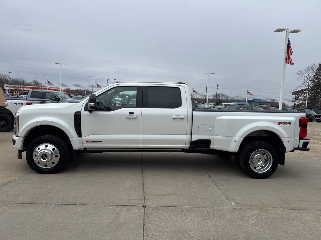 Used 2025 Ford F450 Platinum w/ FX4 Off-Road Package image 3